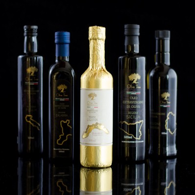 This Olive Tree® Monocultivar Extra Virgin Olive Oil of the aromatic Taggiasca olive, comes from the hilly countryside of Sant’Agatad’Oneglia. This olive oil is naturally pure, delicate and oxidant-free, produced in very small batches. Pruned and harvested by hand, this unfiltered Monocultivar is of the highest quality.
